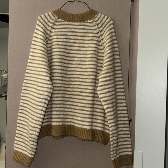 AE M & XL Festive Feels White Tan Stripe Super Soft Crew Sweater - Picture 12 of 16